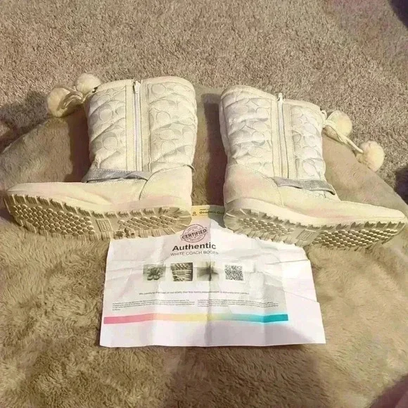 Coach Women's White Boots, size 7.5 - Picture 10 of 16